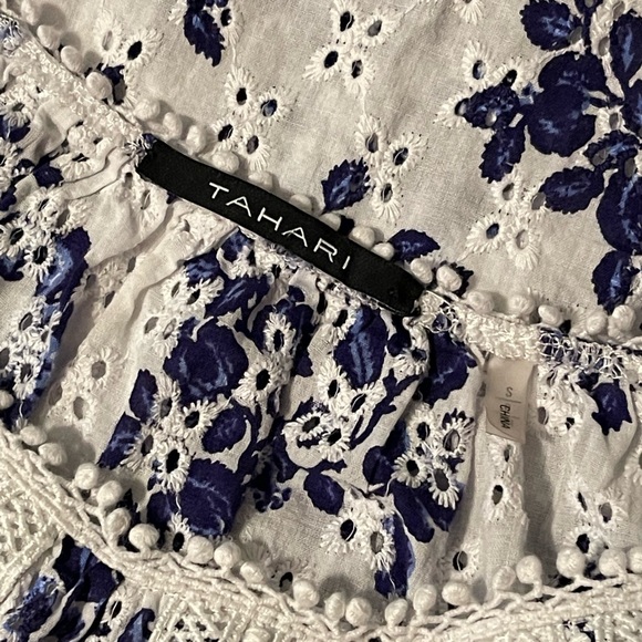 Embroidered blue and white tahari‎ - Picture 6 of 7